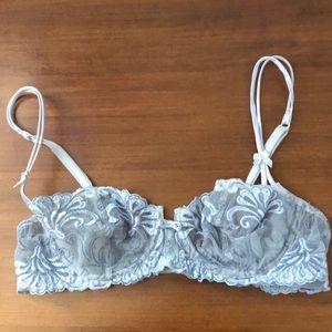 Lise Charmel 32C Bra France Couture Embroidery.